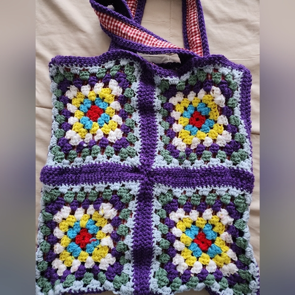 Women's Crochet Handmade Tote Bag with liner and a pocket - Picture 2 of 10